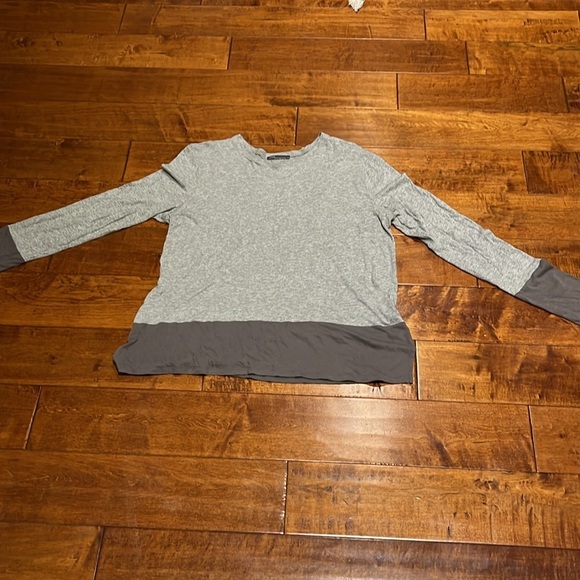 Vince Two Tone Gray Lightweight Crewneck Size L - Picture 2 of 12